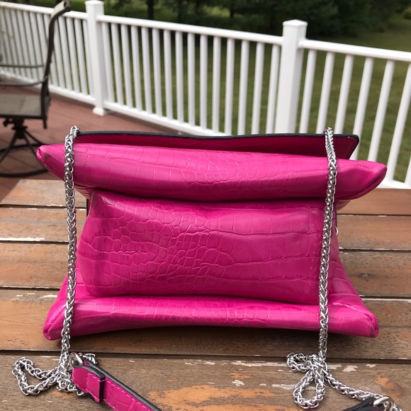 Expressions NYC Vegan Crossbody - Picture 4 of 6